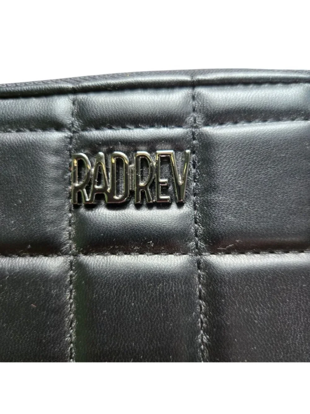 Radrev NWOT Lux Card Wallet In Black Quilted Zip Around 5.5